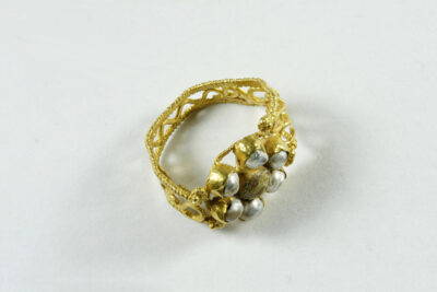 bague avec des perles - Agrandir l'image 2 sur 9, fenêtre modale