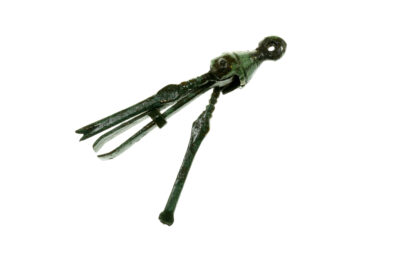 trois petits objets pour la toilette regroupés ensemble  - Agrandir l'image 6 sur 9, fenêtre modale